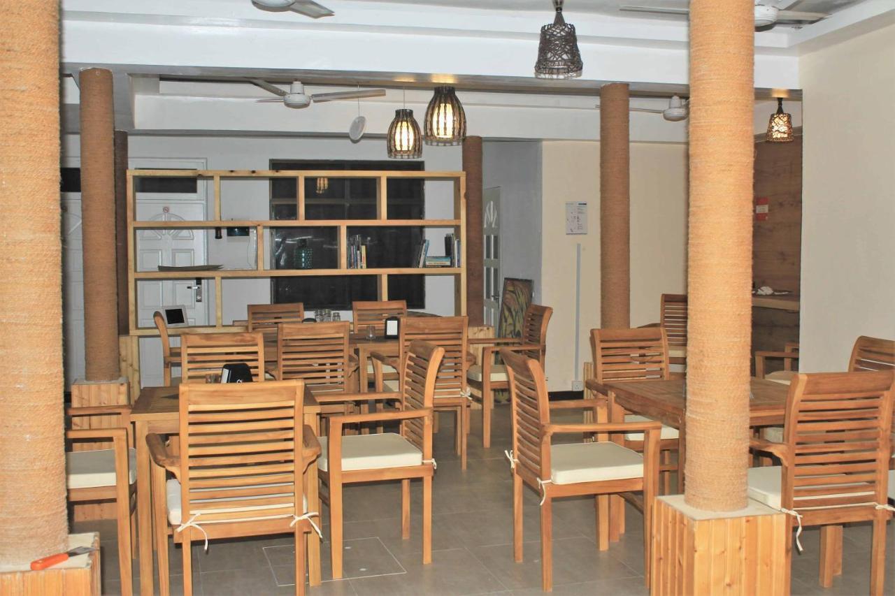 Hotel Surf Yoga Camp Thulusdhoo Esterno foto
